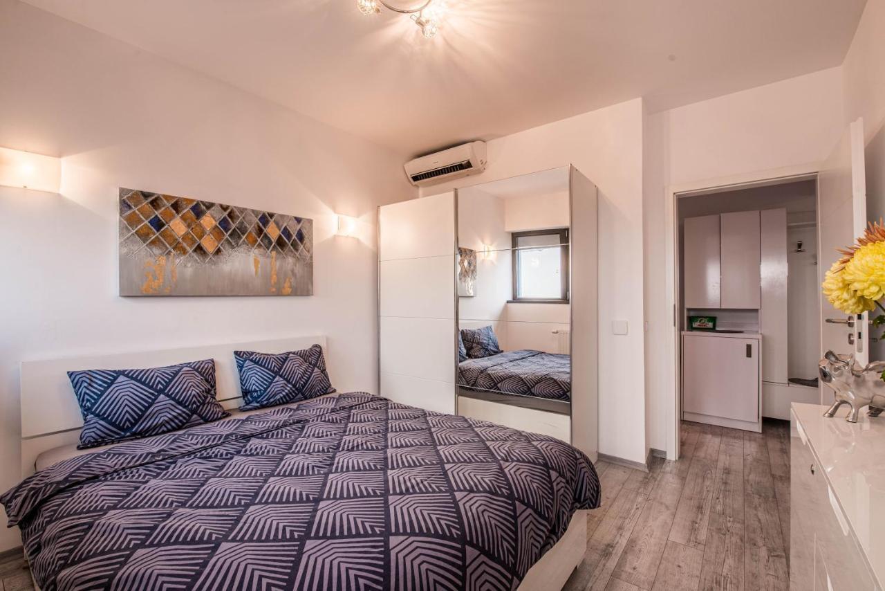 2-Room Penthouse Plaza Residence P1 Bucarest Esterno foto